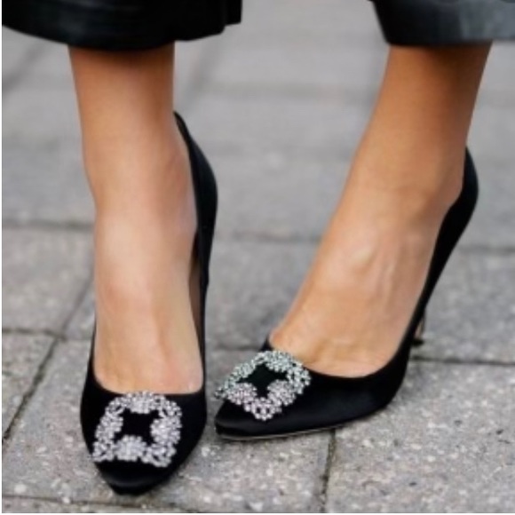 MANOLO BLAHNIK
Hangisi 70mm Pump - Picture 1 of 15